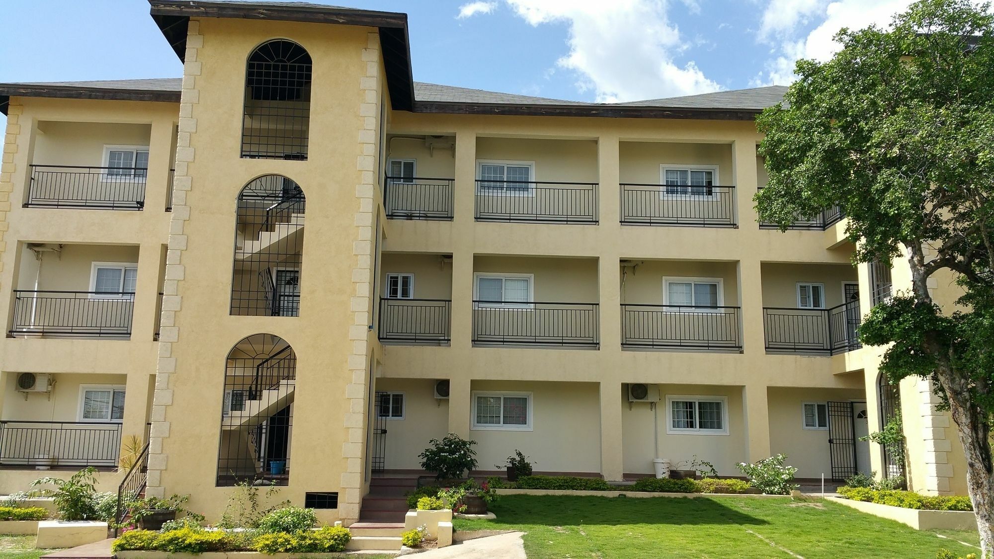 New Kingston Guest Apartments @ Donhead Eksteriør bilde